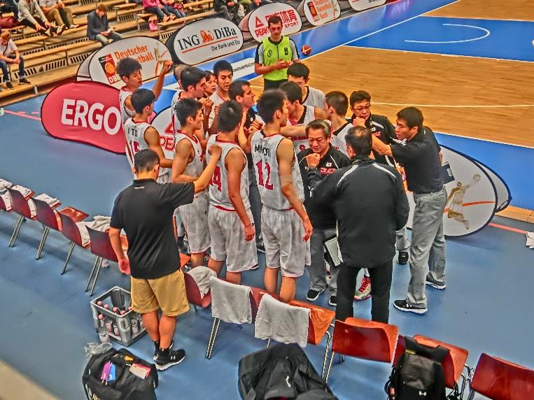 新しい（バスケットボールの）言語を学び続けた選手たち。ここで学んだことが今後いかに活かされるのか注目するとともに、私たちもこの経験を日本の指導者全体にどう共有し、日本バスケ界へと還元していくか、考えていかなければならない