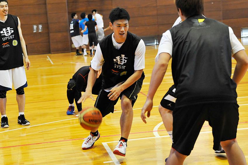 GSLも開催協力のTamagawa Training Camp 2014 supported by UPSETより。2013-14シーズン、NBL転籍後の千葉ジェッツは20連敗を喫するなどで大苦戦。石井選手自身、スタートでの出場は8試合。出場時間も決して多くはなかった